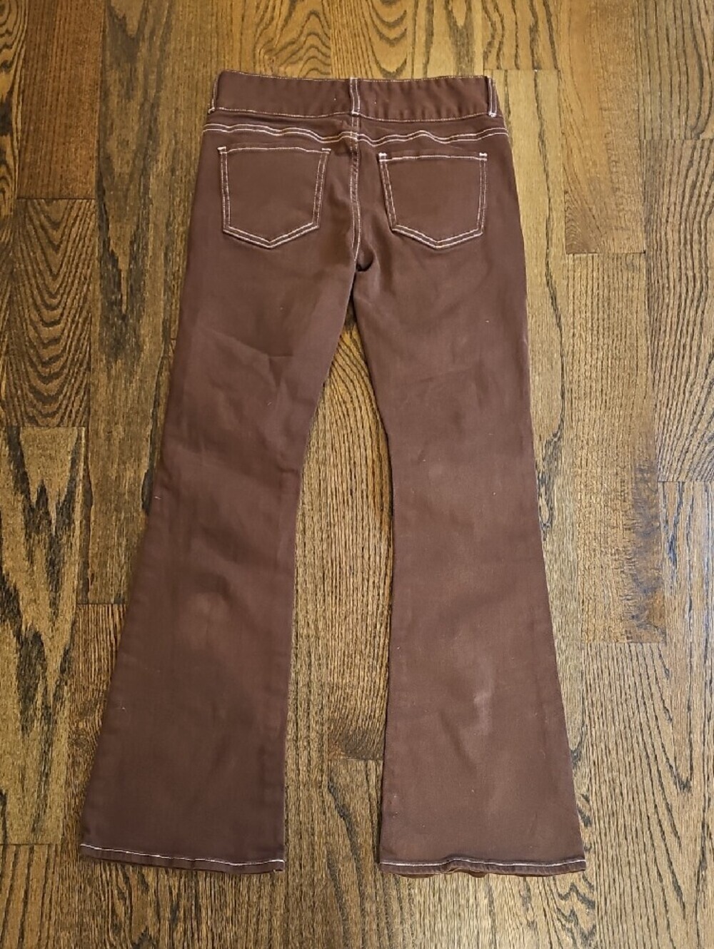 Women’s Brown Low-Rise Flare Jeans - Classic Style - Picture 5 of 11